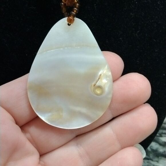 Polished Shell Necklace  - Picture 3 of 5